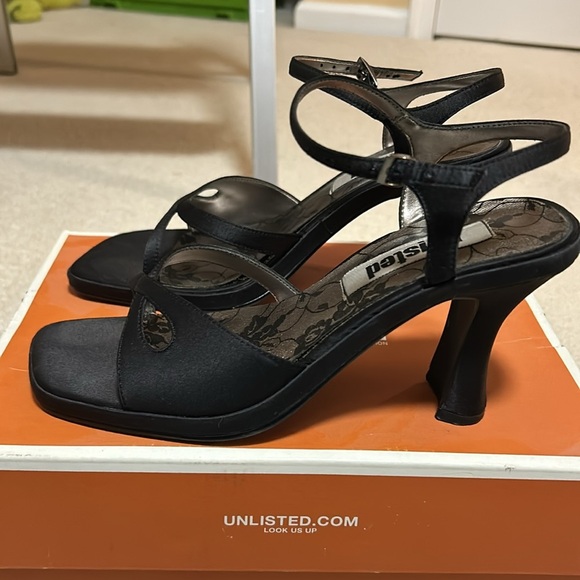 High heeled dress sandals - Picture 2 of 5